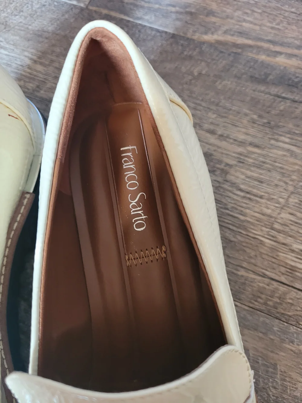Cream Patent Leather Franco Sarto Tassel Loafers Size 7 Preppy Workwear